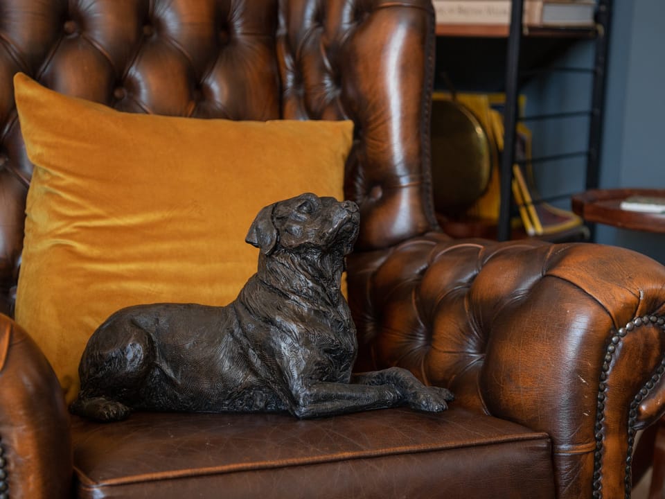 Breed cast urns, dogs